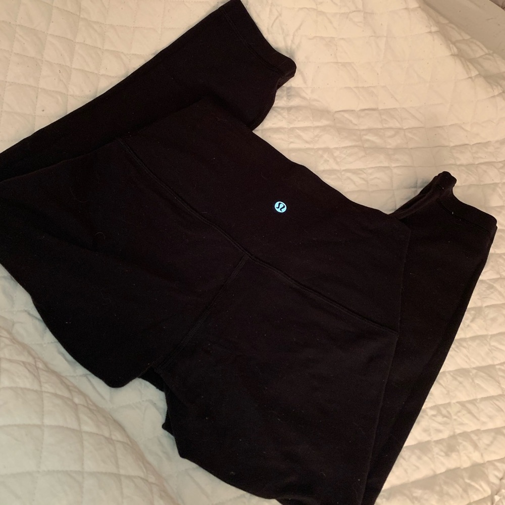 High wasted black lulu leggings